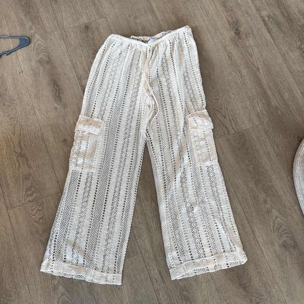 Chic Lace Wide Leg Pants in Cream